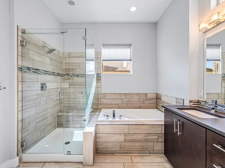802 W Drew St — Photo 22