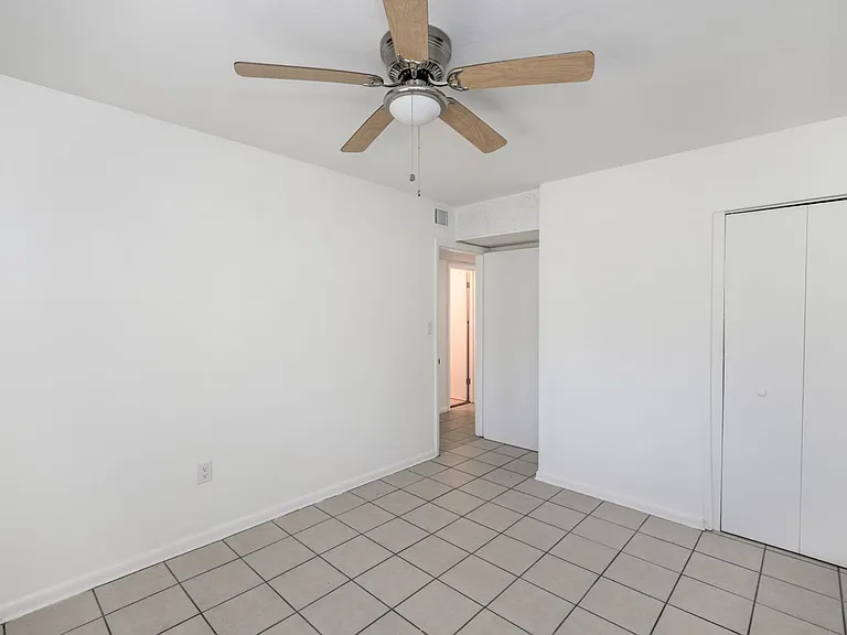 510 Sharon Cir — Photo 24