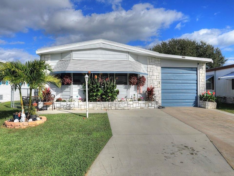 1st image of 1072 Royal Palm Dr