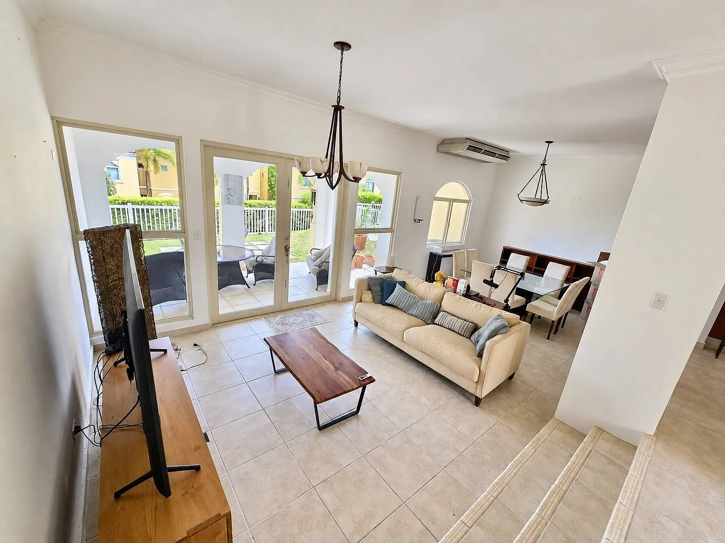 3 bed, 3.5 bath, $3,500 — Photo 3