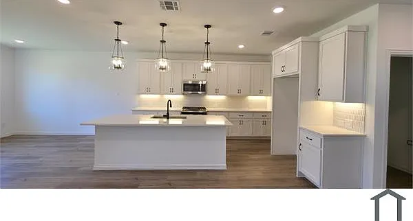 1823 Bachman Ln — Photo 4