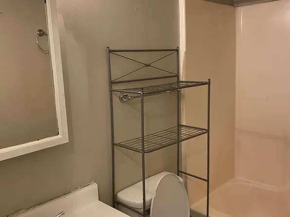 170 Valley Ct APT 5, Mount Hope, WV 25880