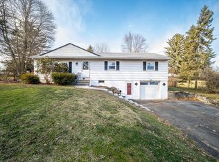 646 Blooming Grove Tpke, New Windsor, NY 12553
