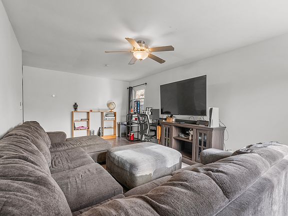 4th image of 928 Southmoor Ln