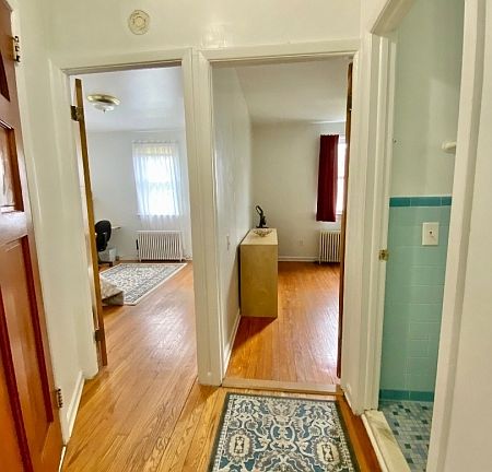 2nd image of 8-19 Lake St #2X-2