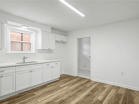 4th image of 6608-14 Dauphine St