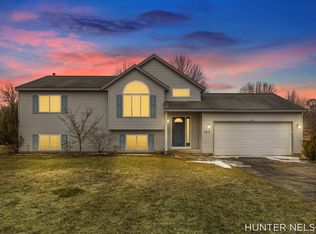 1212 S Hill Dr NW, Sparta, MI 49345