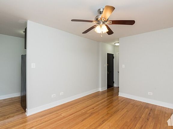 3rd image of 516 W Cornelia Ave #215RA