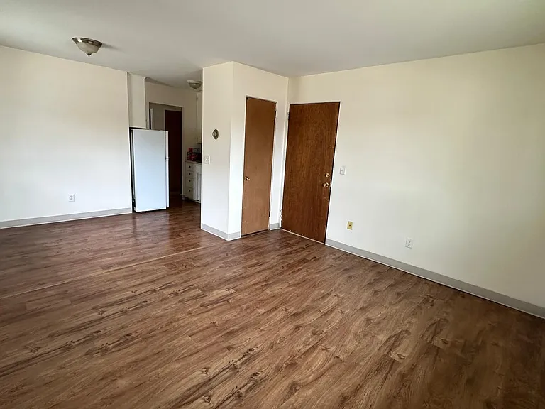 4225 Central Ave NE — Photo 2
