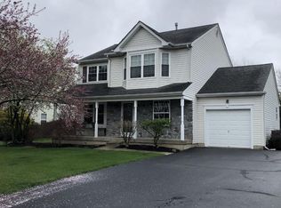 2237 Buckingham Dr, Warrington, PA 18976