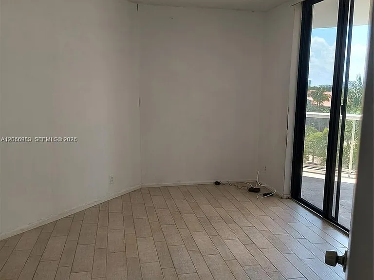 3610 Yacht Club Dr #514 — Photo 35