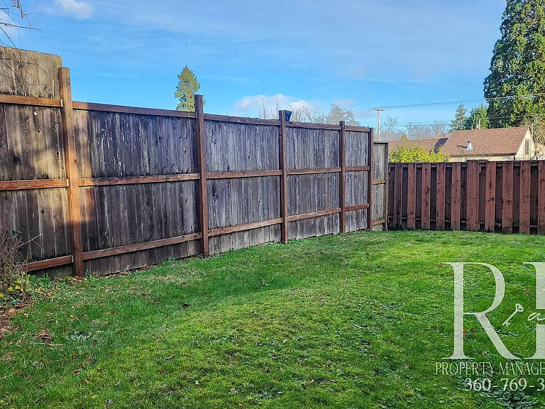 1540 N Callow Ave — Photo 16