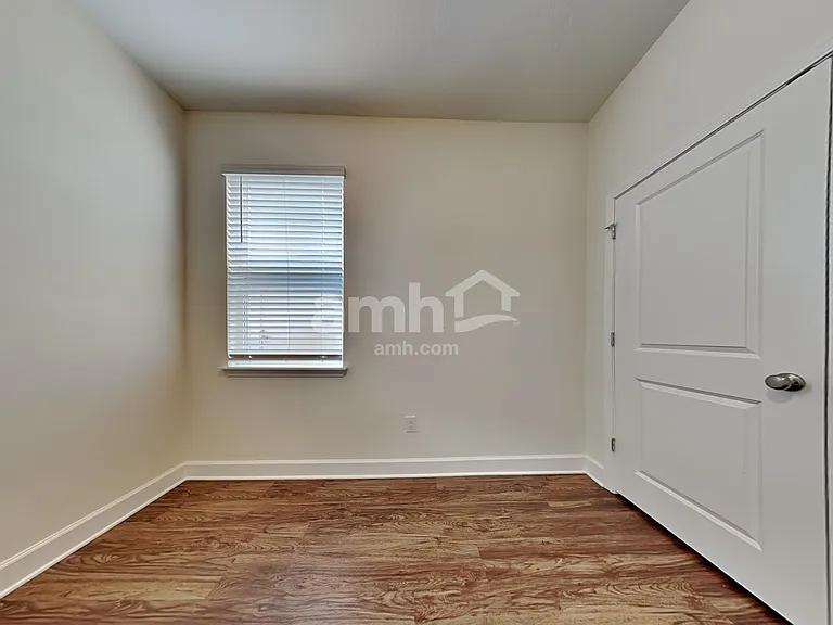 918 Walden Pond Dr — Photo 19