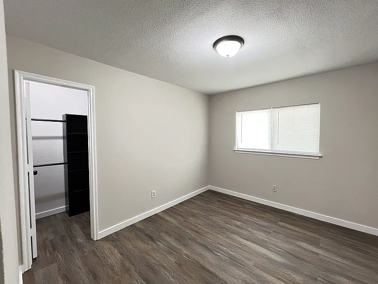 9252 Saint Martin Rd — Photo 11