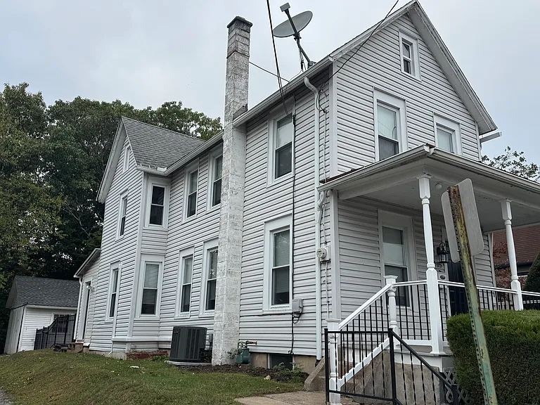 205 Fair St — Photo 16