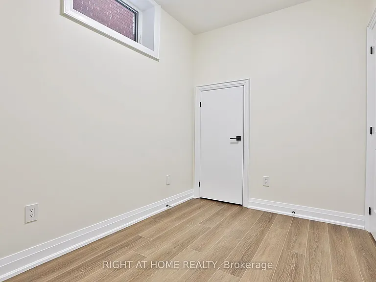 39 15th St #2 — Photo 12