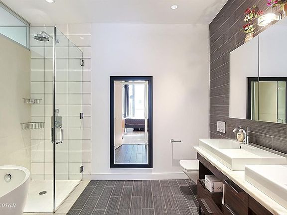 4th image of 60 W 20th St APT 3L