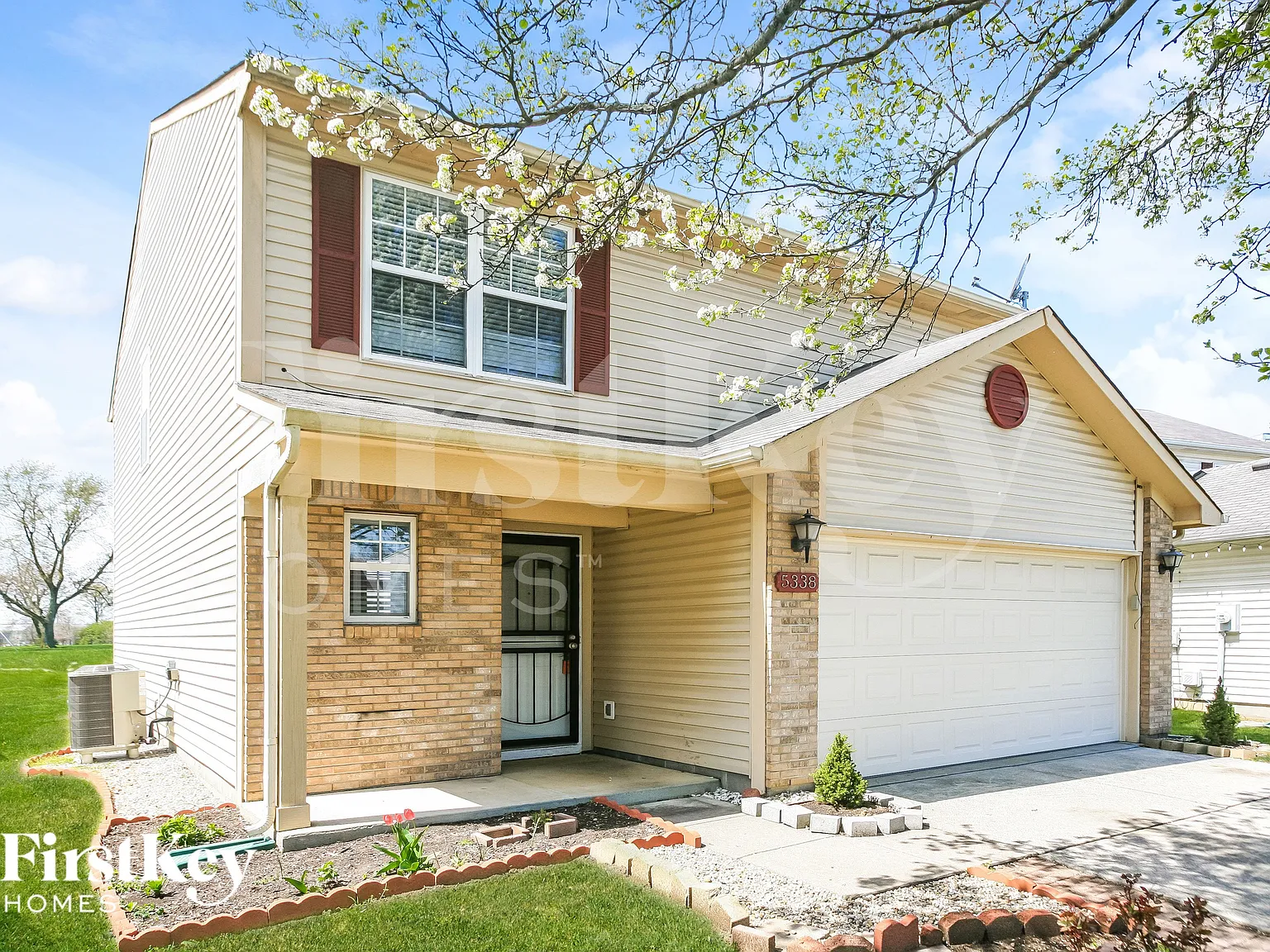 3 bed, 2.5 bath, 1716 sqft, $2,095 — Photo 2