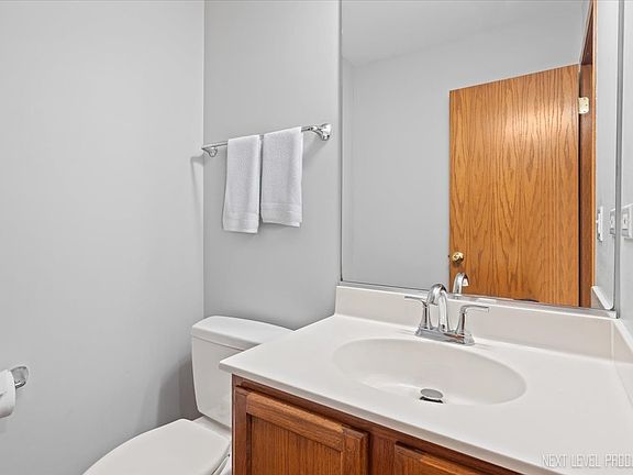 5th image of 209 Somerset Dr