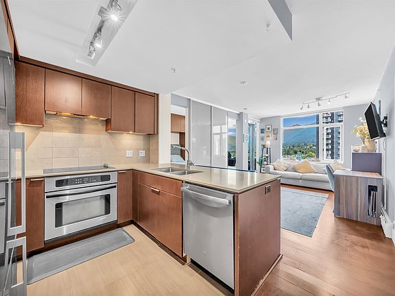 3rd image of 158 W 13th St #1301