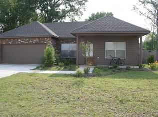 107 Stapleton Dr, Canton, MS 39046