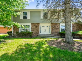 18W743 Avenue Chateaux E, Oak Brook, IL