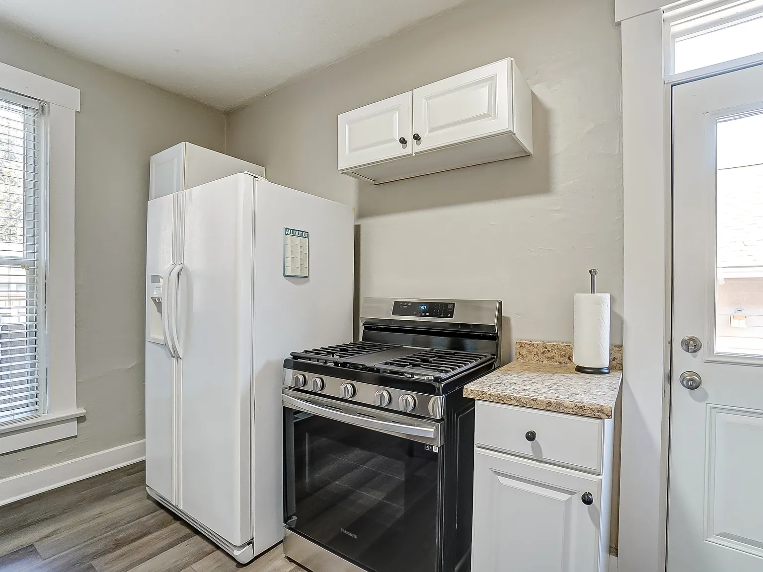 3 bed, 1.5 bath, 1632 sqft, $2,400 — Photo 3