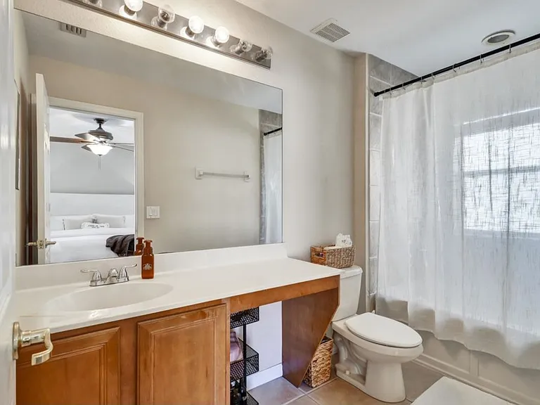 2761 Retreat View Cir — Photo 40