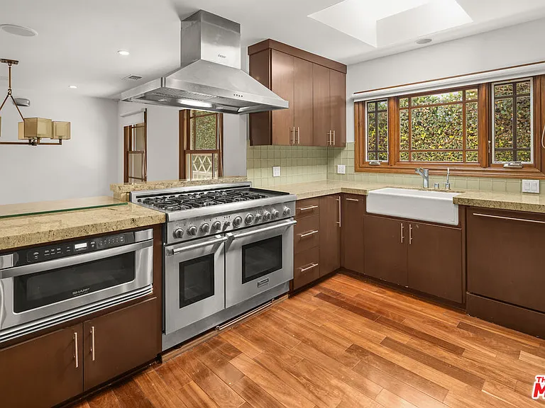 512 N Linden Dr — Photo 13