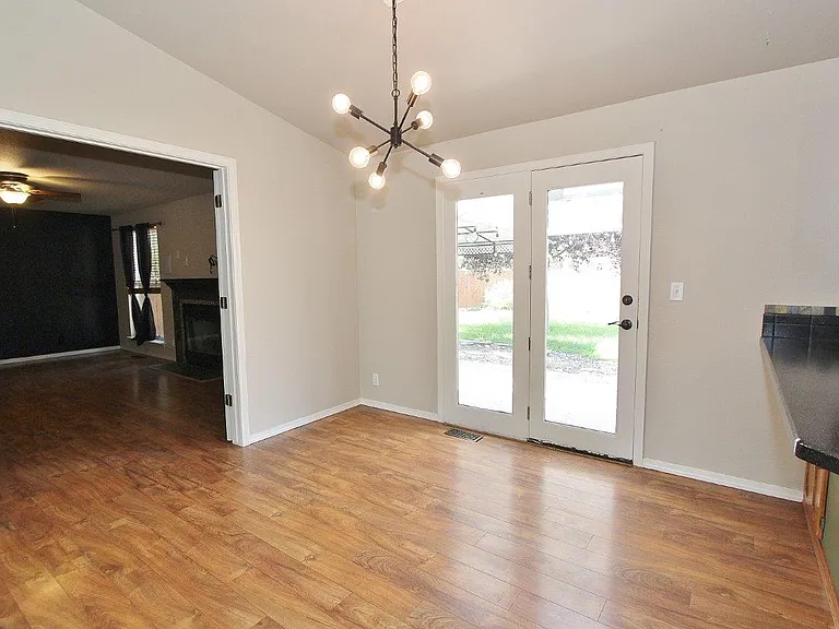 6153 N Portsmouth Ave — Photo 15