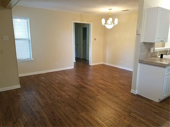 4th image of 2814 Esterbrook Dr