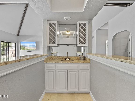 5th image of 657 Moondale Dr