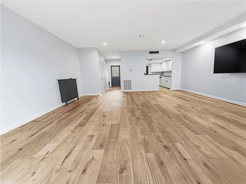 Building Photo - 6009 E University Blvd #131