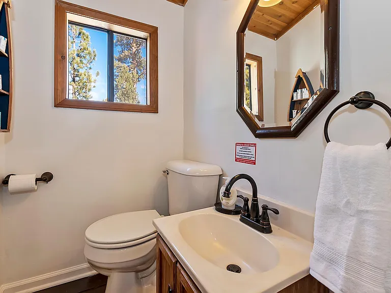 440 Tennessee Ln — Photo 10