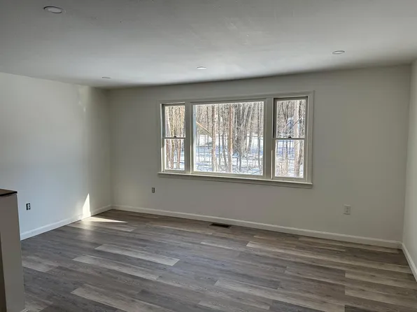 57B Griffin Rd, Hudson, NH 03051