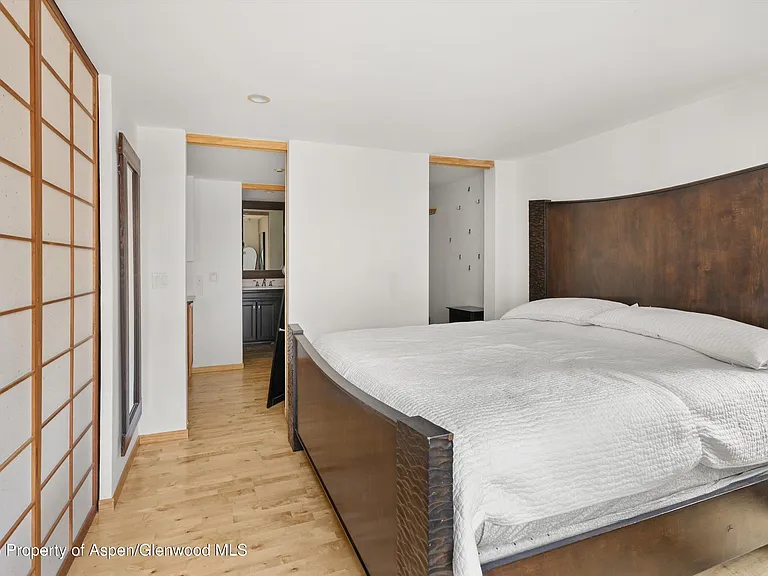 935 E Hopkins Ave #7 — Photo 13