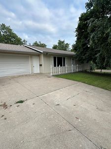 401 N Halvorson St, Redwood Falls, MN, 56283