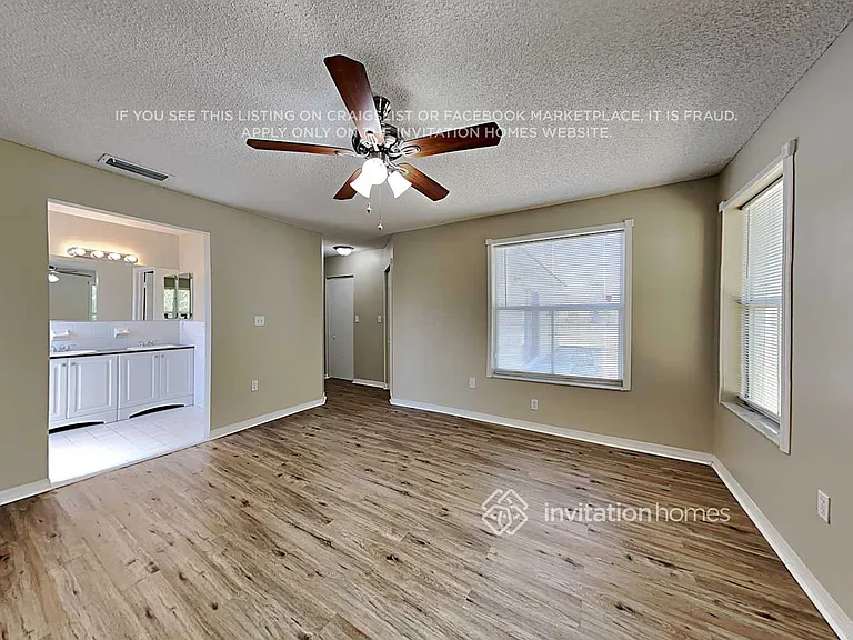 10711 SW 167th St — Photo 10