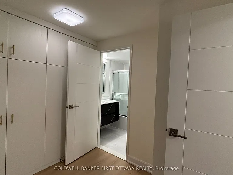 142 Waverley St #1A — Photo 14