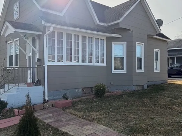 702 W Poplar St, West Frankfort, IL 62896