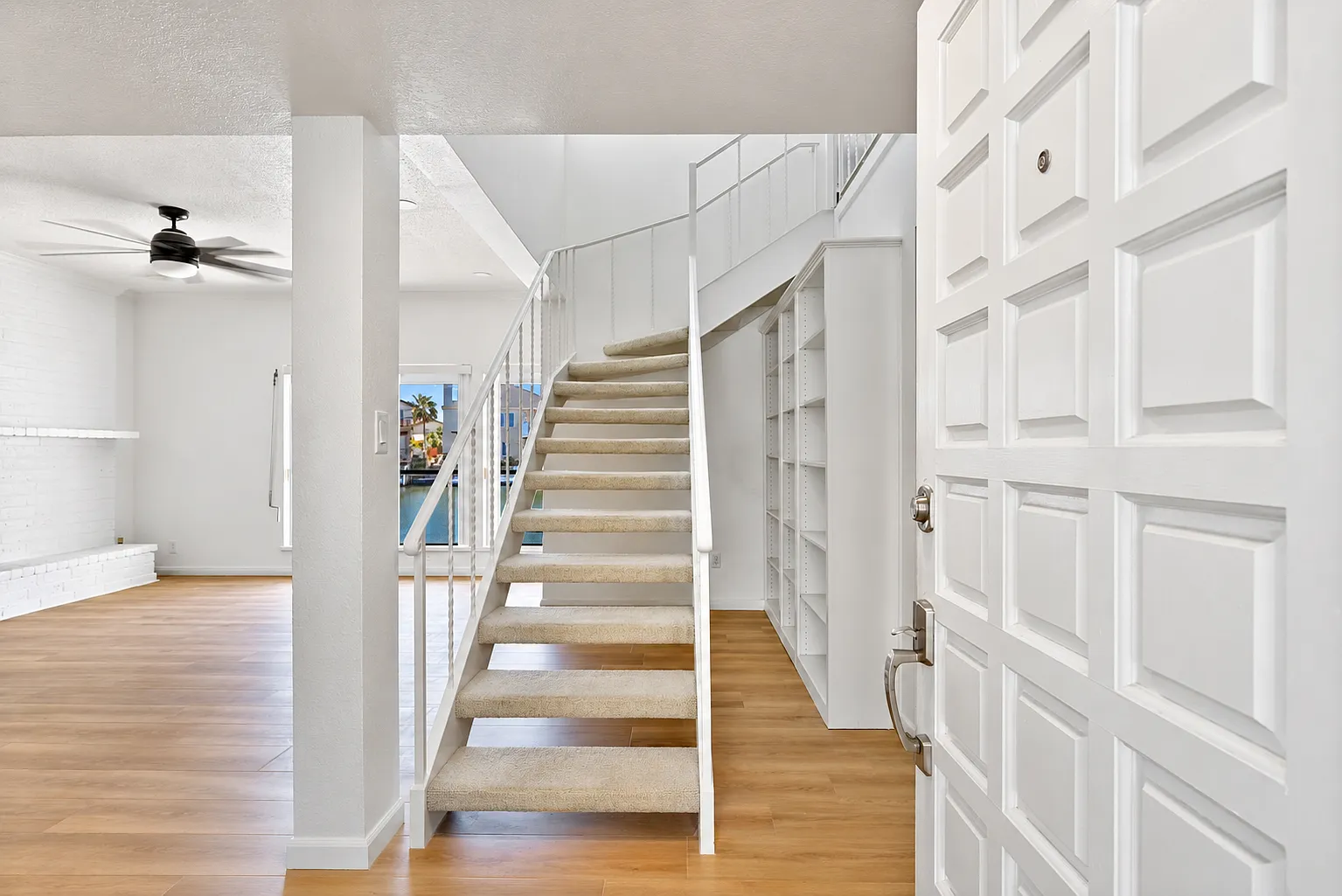 3 bed, 2.5 bath, 1952 sqft, $3,850 — Photo 3