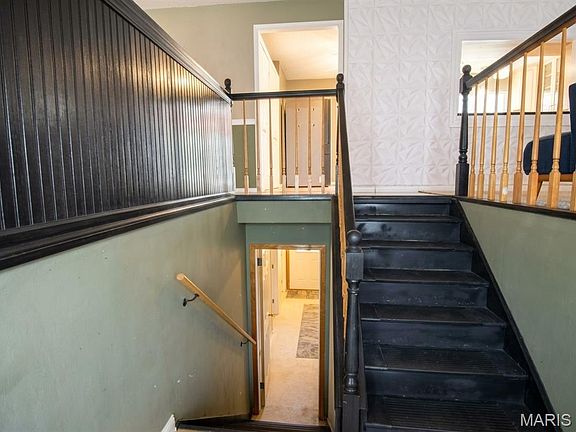 3rd image of 55 Queens Dr