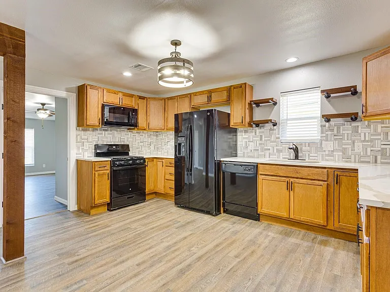 2725 Livingston Ave — Photo 11