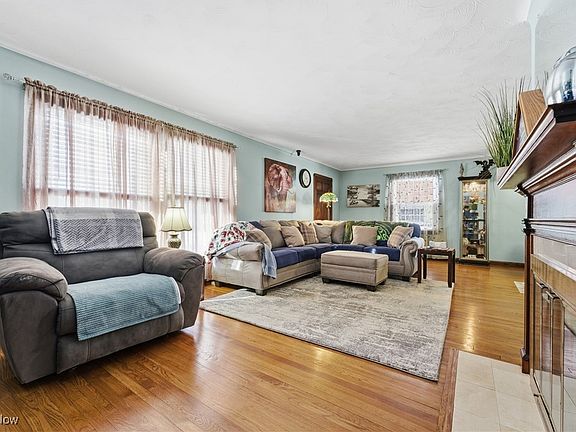 5th image of 2333 S Taylor Rd