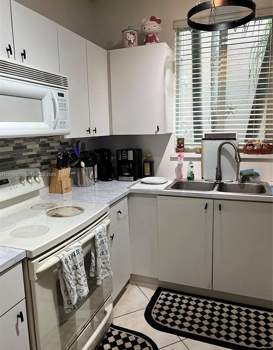 2 bed, 1131 sqft, $2,900 — Photo 3