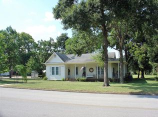 2038 Main St, Waller, TX 77484