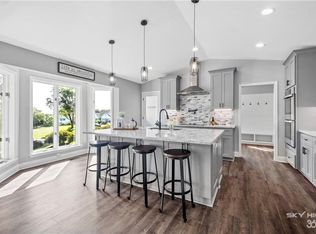 1211 E Hilltop Dr, Rogers, AR 72756