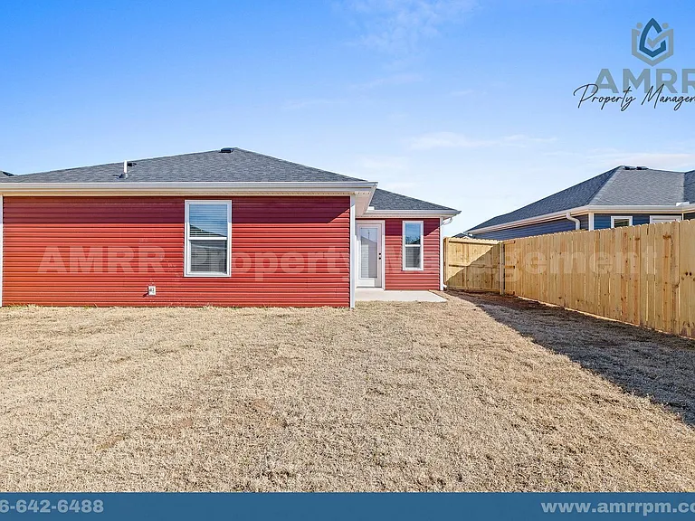 401 Honeybee Ave — Photo 3