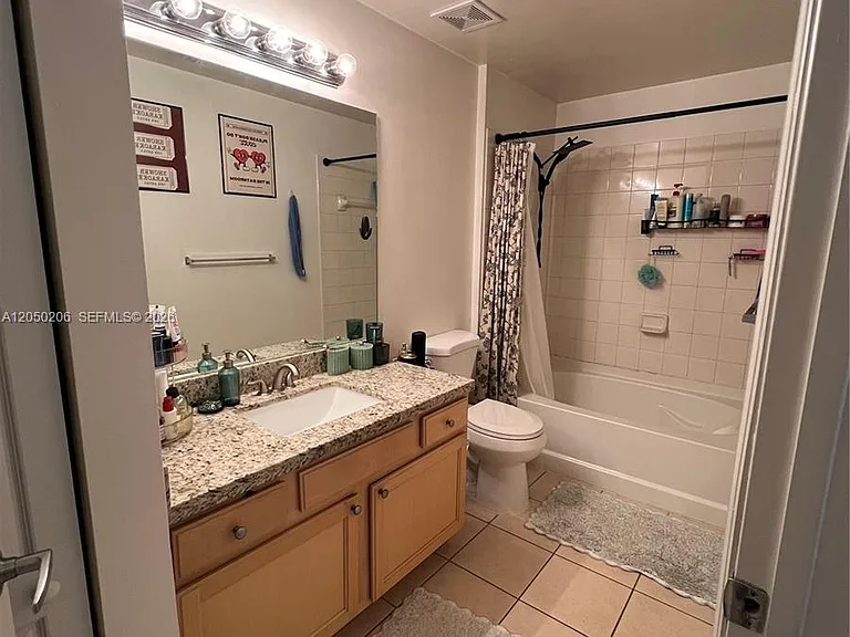 6001 SW 70th St #421 — Photo 4