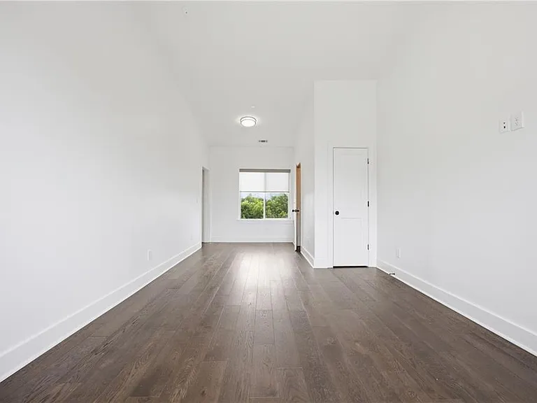 211 Bass St SW #10 — Photo 29